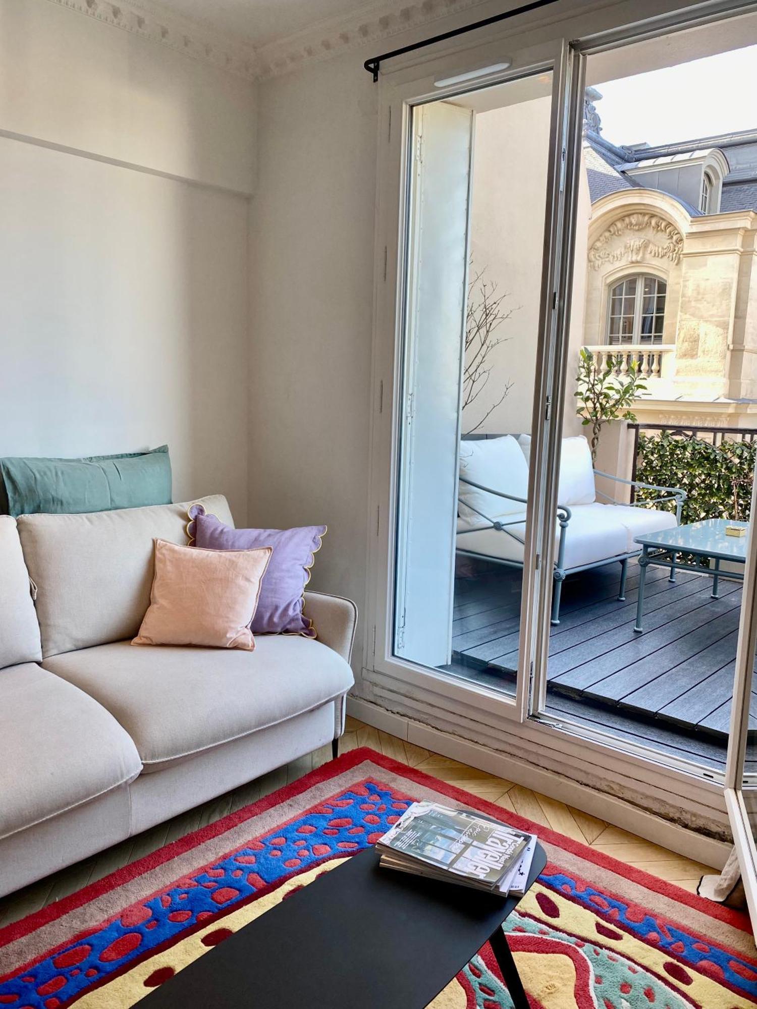 Superb Flat With Terrasse & 24-7 Security In The Heart Of Paris! Appartement Parijs