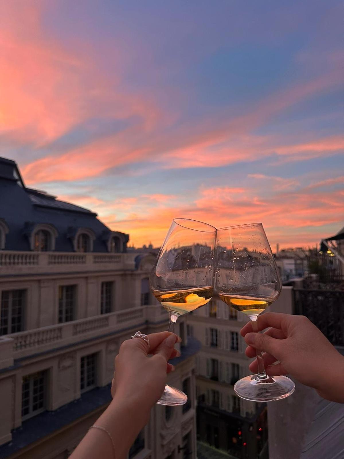 Superb Flat With Terrasse & 24-7 Security In The Heart Of Paris! Appartement Parijs